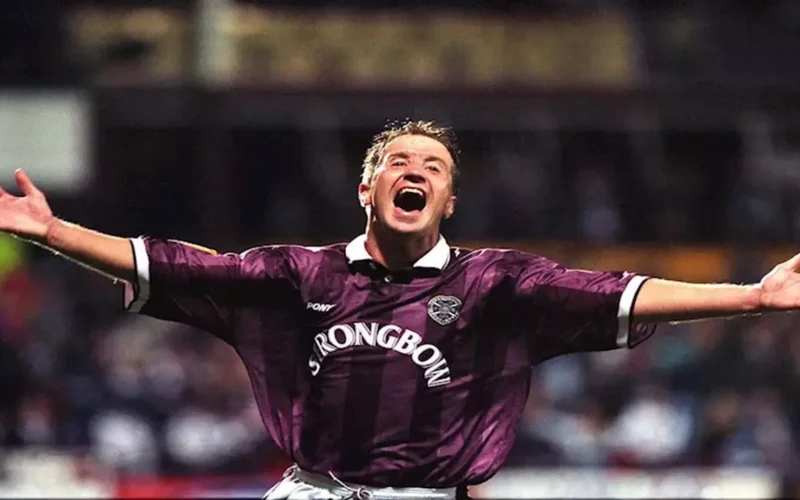 وداع النجم.. بيكاسو كرة القدم من الدوري الإنجليزي يغادر الحياة 2025